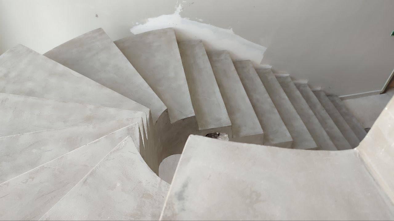 Un escalier tout en continuité